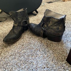 Freebird Phlow Black/Gold Ankle Boots/Booties